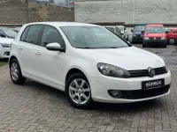 Gebraucht VW Golf VI Team 105 PS (77 kW) 2010 Weiß Kleinwagen