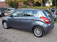 Gebraucht Hyundai i20 Life 77 PS (56 kW) 2011 Grau Limousine