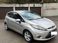 gebraucht Ford Fiesta 1,25 60kW Silber