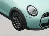 Usado Mini Cooper Classic 156 HP (114 kW) 2024 Verde Citadino