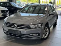 Gebraucht VW Passat 122 PS (89 kW) 2023 Moonstone gray Kombi