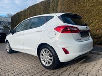 Gebraucht Ford Fiesta 71 PS (52 kW) 2018 Weiß Kleinwagen