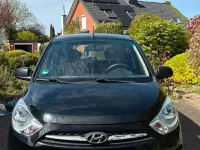 Gebraucht Hyundai i10 Edition 69 PS (50 kW) 2013 Schwarz Kleinwagen