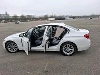 Gebraucht BMW 320 184 PS (135 kW) 2017 Weiß Limousine