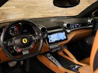 Second-hand Ferrari GTC4Lusso 689 CP (506 kW) 2017 Negru Break