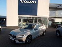 Gebraucht Volvo V60 145 PS (106 kW) 2024 Kombi