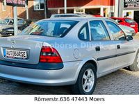 Gebraucht Opel Vectra 101 PS (74 kW) 1998 Silber Limousine