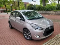 Gebraucht Hyundai ix20 125 PS (91 kW) 2017 Silber Kleinwagen