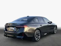 Gebraucht BMW 520 Performance 197 PS (144 kW) 2025 Sophistograu brillanteffekt me Limousine