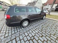 Gebraucht VW Passat 140 PS (102 kW) 2011 Braun Kombi