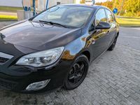 Gebraucht Opel Astra 101 PS (74 kW) 2011 Schwarz Limousine