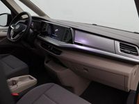 Second-hand VW Multivan Life 150 CP (110 kW) 2024 Auriu Monovolum