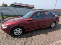 Usata Opel Vectra Edition 101 CV (74 kW) 2001 Rosso Berlina