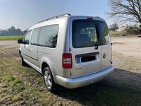 Gebraucht VW Caddy Maxi Edition 102 PS (75 kW) 2011 Silber Van / Kleinbus