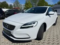 Gebraucht Volvo V40 Momentum 190 PS (139 kW) 2018 Ice white, solid / solid Kombi