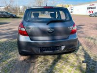 gebraucht Hyundai i20 1.2 Comfort 2.Hand 8xBereift