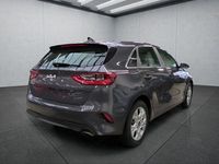 Usado Kia Ceed 140 HP (102 kW) 2025 Cinzento Citadino