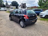 Gebraucht Toyota Yaris Life 69 PS (50 kW) 2011 Schwarz Limousine