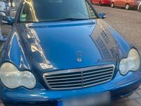 Gebraucht Mercedes C180 143 PS (105 kW) 2002 Blau Kombi
