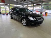 Gebraucht Mercedes E200 136 PS (100 kW) 2010 Obsidianschwarz  metalliclack Kombi