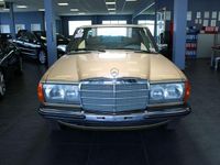 Gebraucht Mercedes E230 136 PS (100 kW) 1982 Gold Limousine