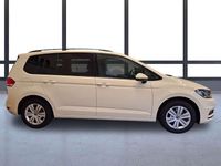 Neu VW Touran 150 PS (110 kW) 2026 Hellelfenbein Van / Kleinbus