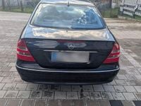 Gebraucht Mercedes E200 Avantgarde 163 PS (119 kW) 2005 Blau Limousine