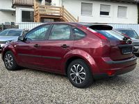Gebraucht Ford Focus Trend 101 PS (74 kW) 2005 Amarenarot metallic Kleinwagen