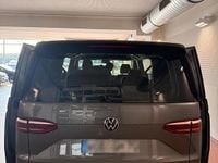 Gebraucht VW Multivan Basis 205 PS (150 kW) 2024 Grau Van