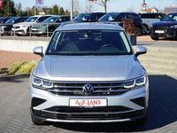 Gebraucht VW Tiguan Elegance 245 PS (180 kW) 2022 Reflexsilber metallic (metallic) SUV