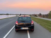 Używany Renault Clio II Expression 75 KM (55 kW) 2011 Czarny Sedan/Limuzyna