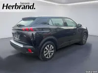 Gebraucht Peugeot e-2008 Active 100 kW (136 PS) 2021 Lackierung schwarz perla nera/ SUV