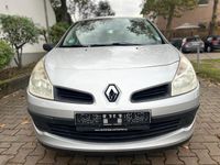 Gebraucht Renault Clio II 75 PS (55 kW) 2008 Silber Kleinwagen