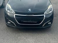 Gebraucht Peugeot 208 Active 68 PS (50 kW) 2017 Grau Kleinwagen