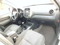 Gebraucht Toyota RAV4 Executive 150 PS (110 kW) 2004 Silver metallic / silver ash SUV
