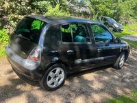 Używany Renault Clio II 75 KM (55 kW) 2003 Sedan/Limuzyna