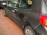 Gebraucht Renault Clio II 74 PS (54 kW) 2008 Schwarz Kleinwagen