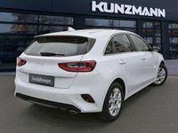 Gebraucht Kia Ceed Comfort 140 PS (102 kW) 2025 Carraraweiß Kleinwagen