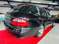 Gebraucht Mercedes E220 170 PS (125 kW) 2007 Schwarz Kombi