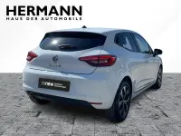 Begagnad Renault Clio V Evolution 67 HK (49 kW) 2024 Vit Sedan