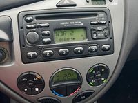 Usata Ford Focus 101 CV (74 kW) 2004 Grigio Berlina