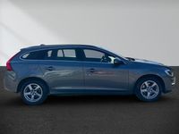 Gebraucht Volvo V60 190 PS (139 kW) 2017 Osmium grey Kombi