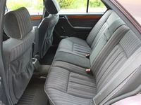 Gebraucht Mercedes E230 132 PS (97 kW) 1992 Braun Limousine