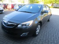 Gebraucht Opel Astra 101 PS (74 kW) 2010 Grau Limousine