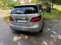 Gebraucht Mercedes B180 109 PS (80 kW) 2015 Silber Van / Kleinbus