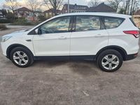 Gebraucht Ford Kuga Titanium 150 PS (110 kW) 2015 Weiß SUV