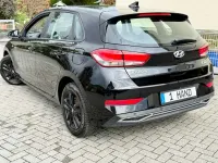 Gebraucht Hyundai i30 Trend 160 PS (117 kW) 2022 Phantom black / mic Kleinwagen