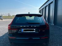 Gebraucht Volvo XC60 Momentum 190 PS (139 kW) 2020 Schwarz SUV