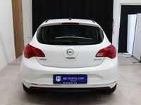 Usata Opel Astra 101 CV (74 kW) 2012 Bianco Berlina