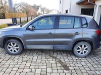 Gebraucht VW Tiguan Trendline 122 PS (89 kW) 2012 Grau SUV